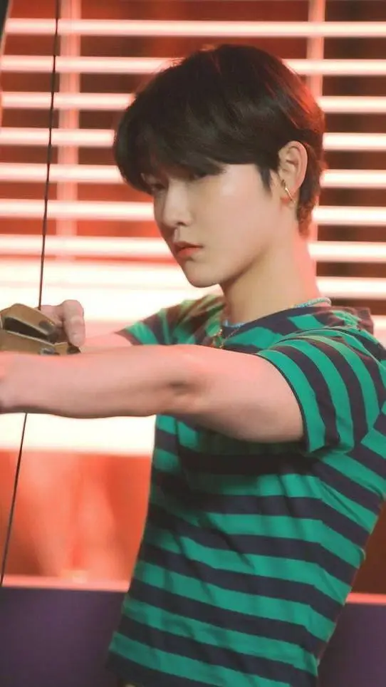 ai character: Kevin Moon background