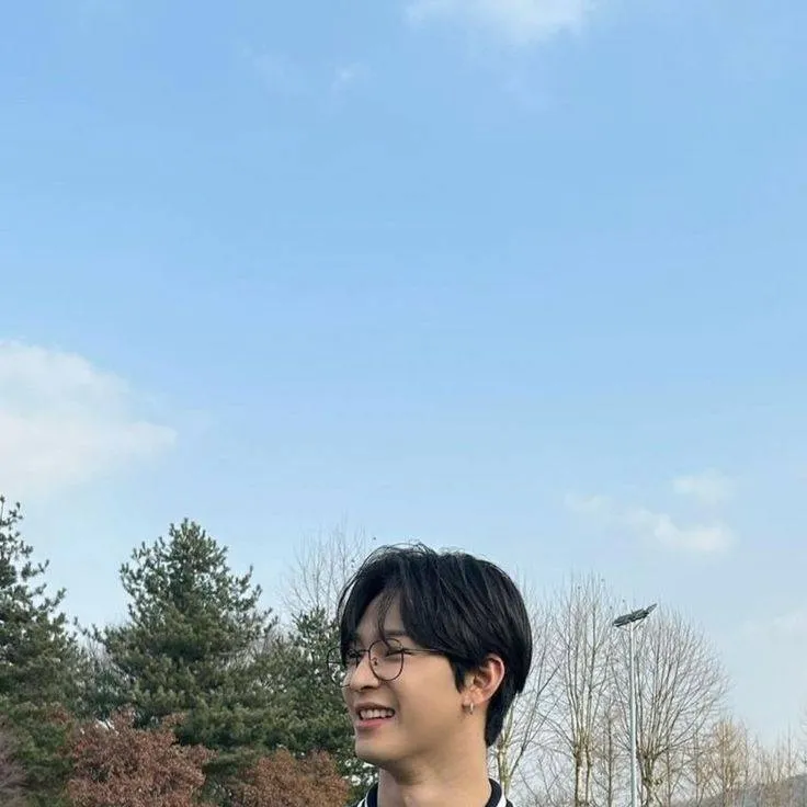 chat with ai character: Leedo {Oneus} 🩷🩵🎊