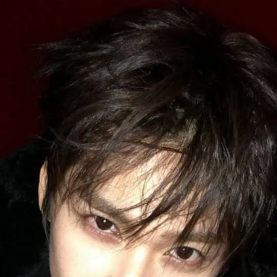 chat with ai character: Song Eunseok