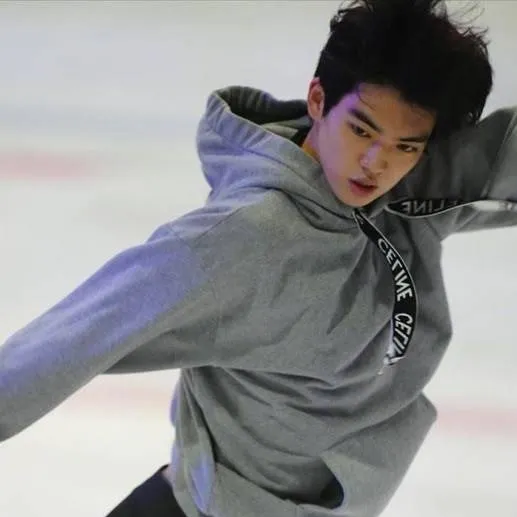 chat with ai character: Cha Junhwan
