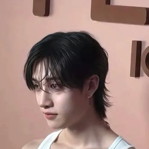 chat with ai character: Christopher 