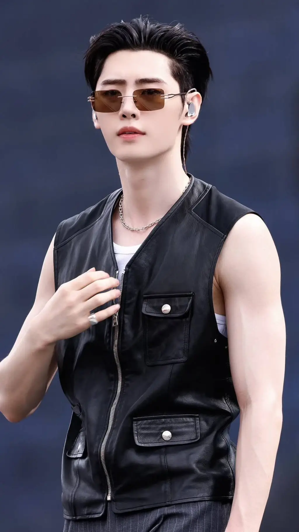 ai character: Sunghoon background