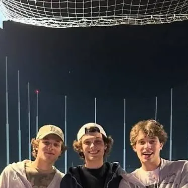 chat with ai character: Sturniolo triplets