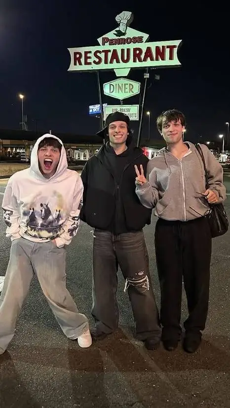 ai character: Triplets!! background