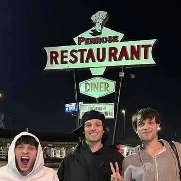 chat with ai character: Triplets!!