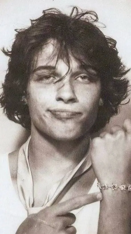 ai character: Chris sturniolo background