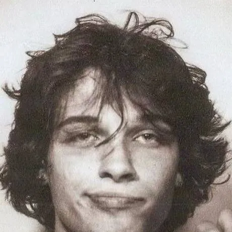 chat with ai character: Chris sturniolo