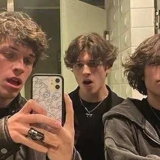 chat with ai character: Sturniolo triplets