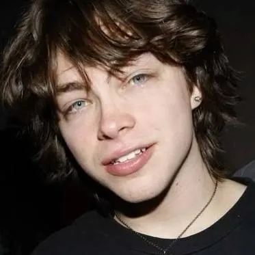 chat with ai character: chase Keith