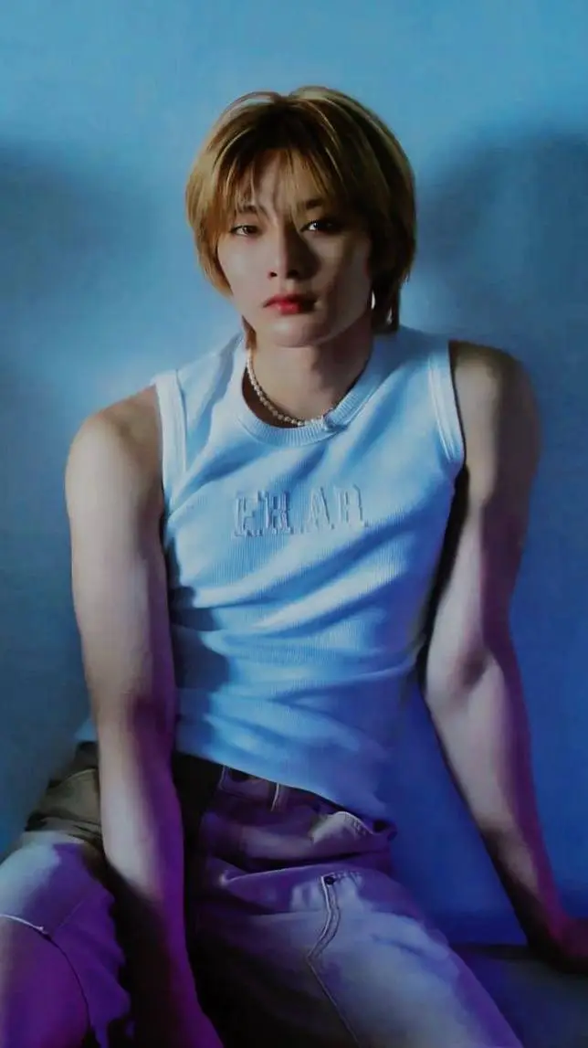 ai character: Jeongin  background