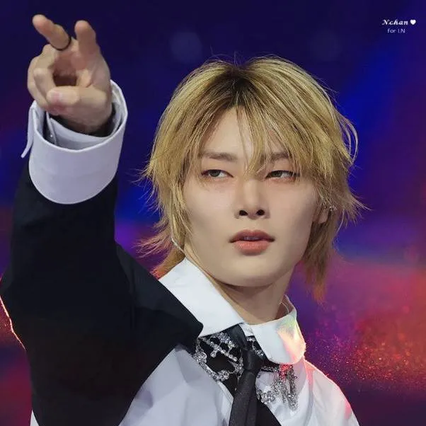 chat with ai character: Jeongin 