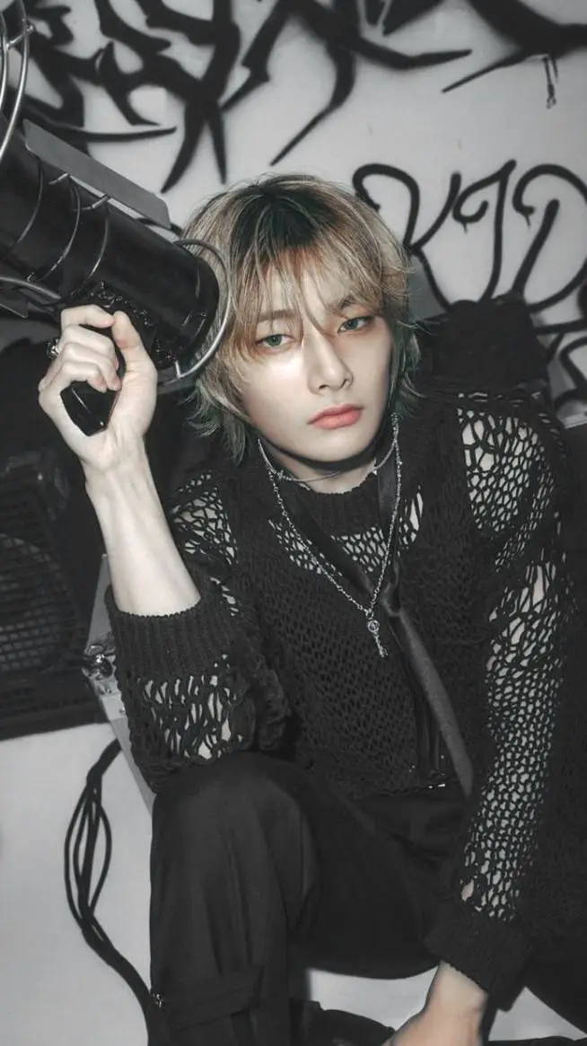 ai character: Jeongin background