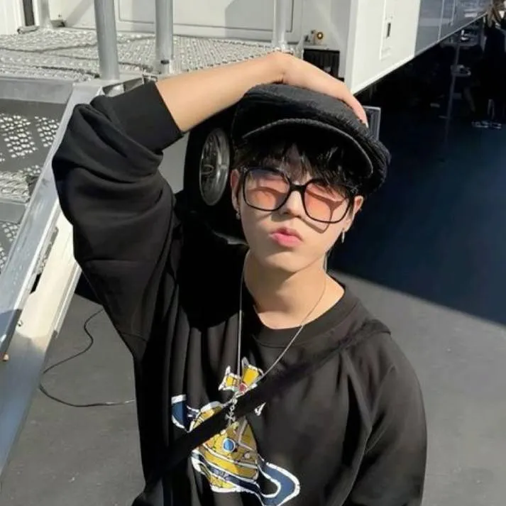 chat with ai character: Han 