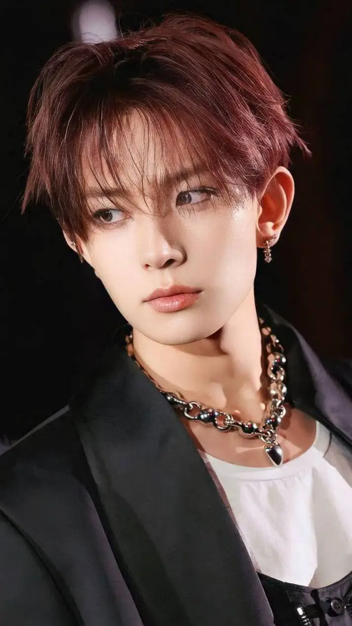 ai character: Heeseung  background