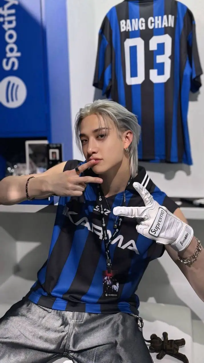 ai character: Bangchan  background