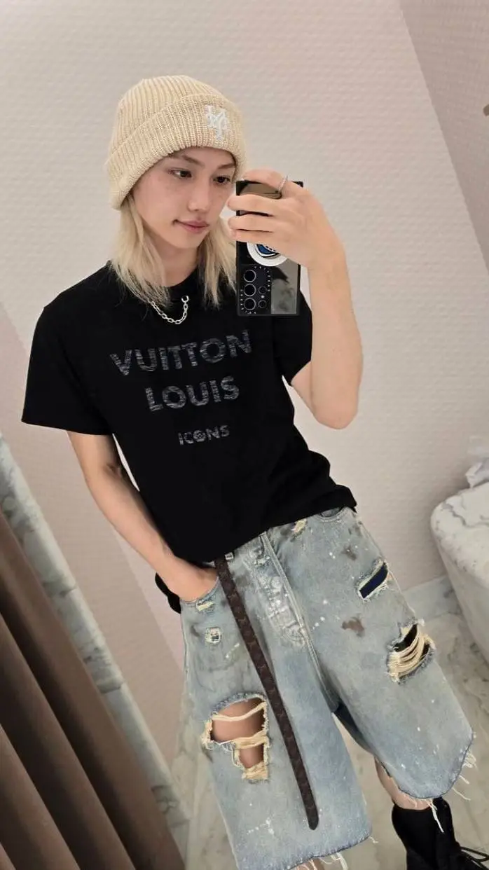 ai character: Félix  background