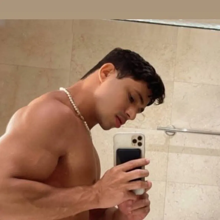 chat with ai character: Alan 