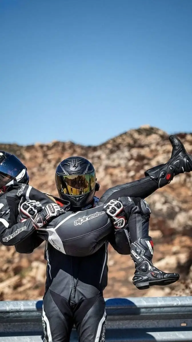 Talkie AI - Chat with Motoamigos