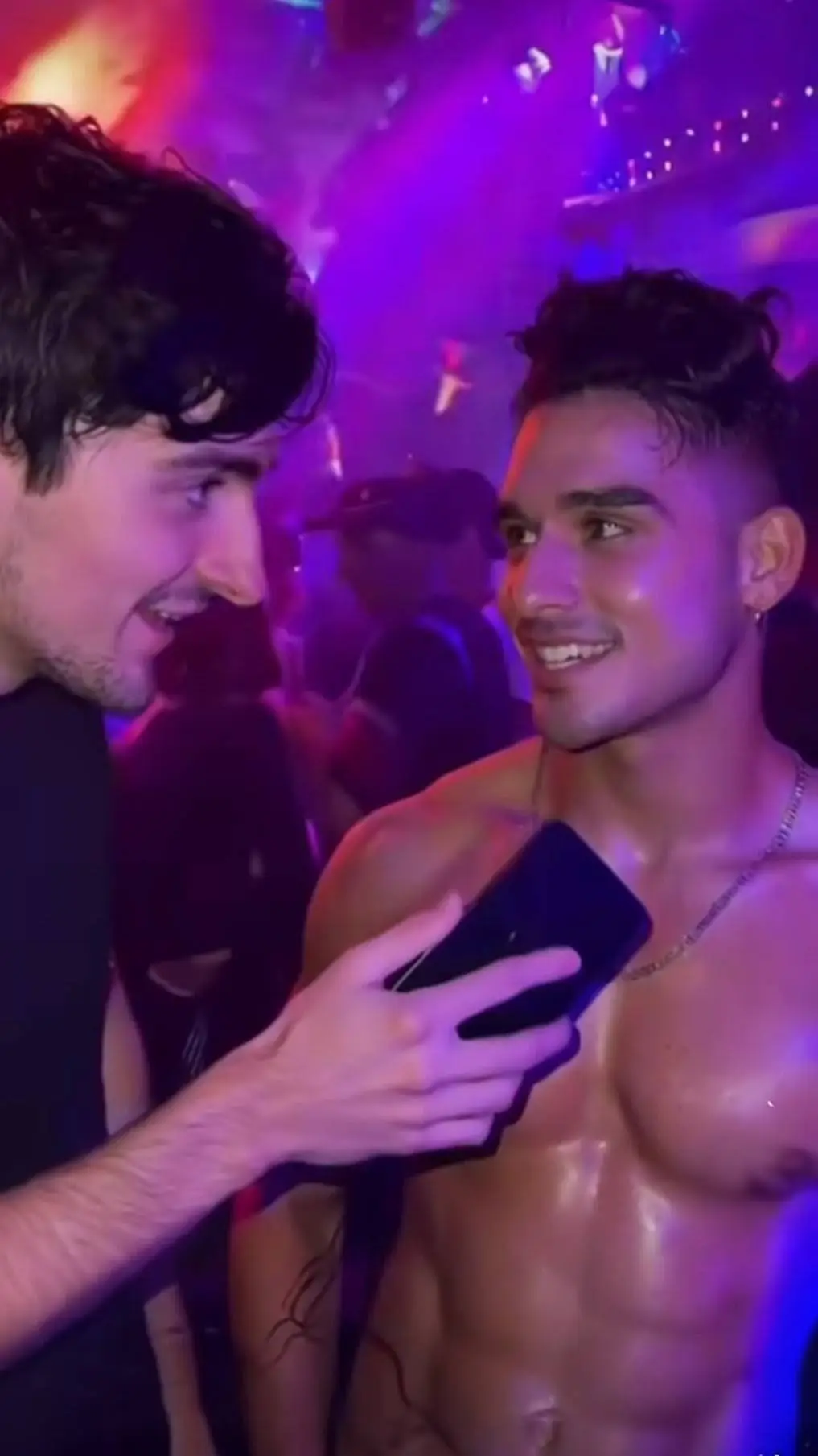 Talkie AI - Chat with Bar🏳️‍🌈Gay