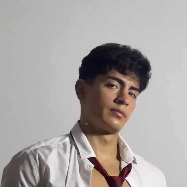 chat with ai character: Bryan Lasso 