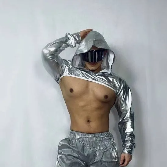 chat with ai character: Retromen🪩 
