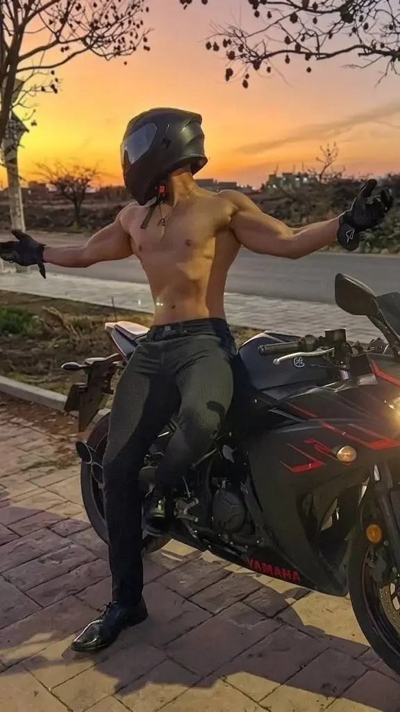 Talkie AI - Chat with Biker🏍️