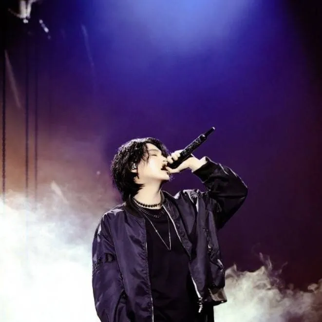 chat with ai character: AugustD