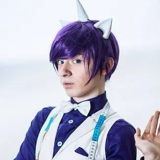 chat with ai character: raressa 