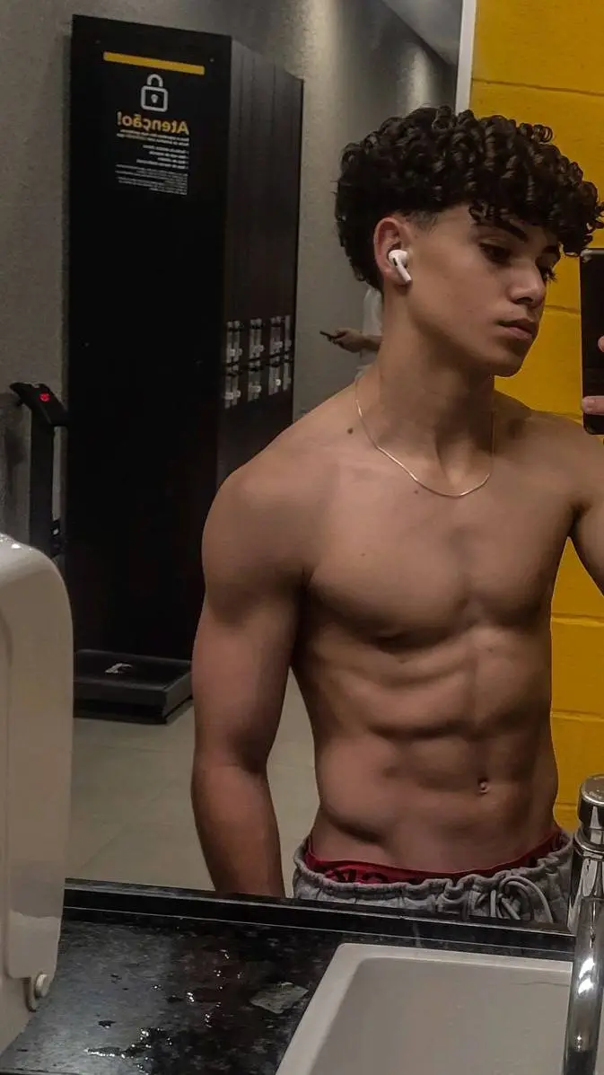 ai character: Leo background