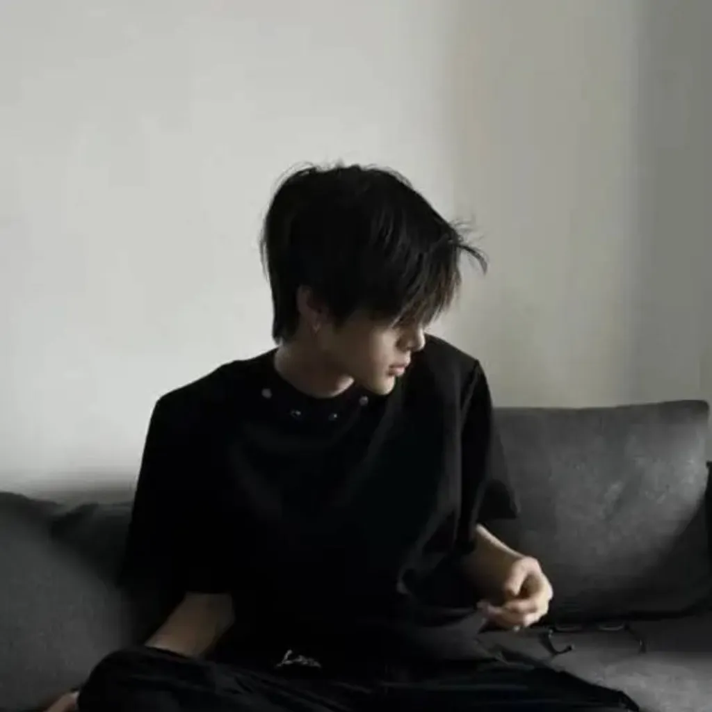 chat with ai character: xavier