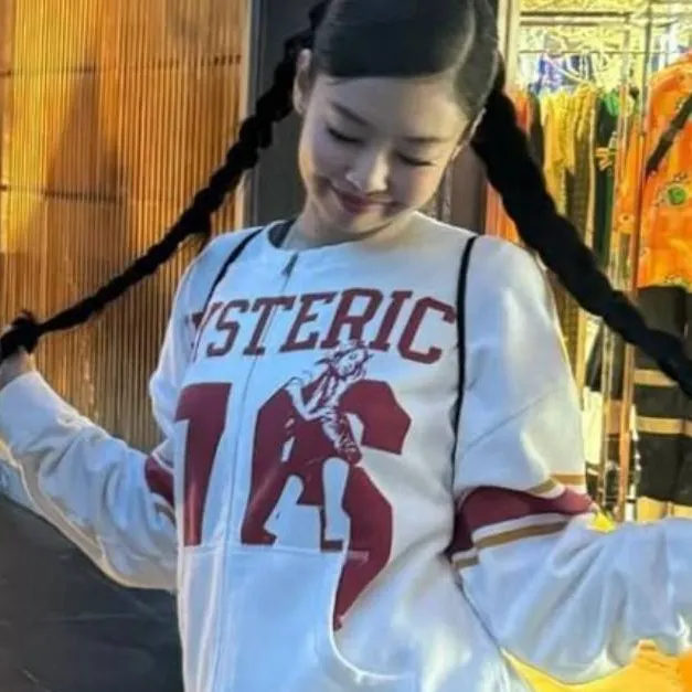 chat with ai character: 🤰by accident 