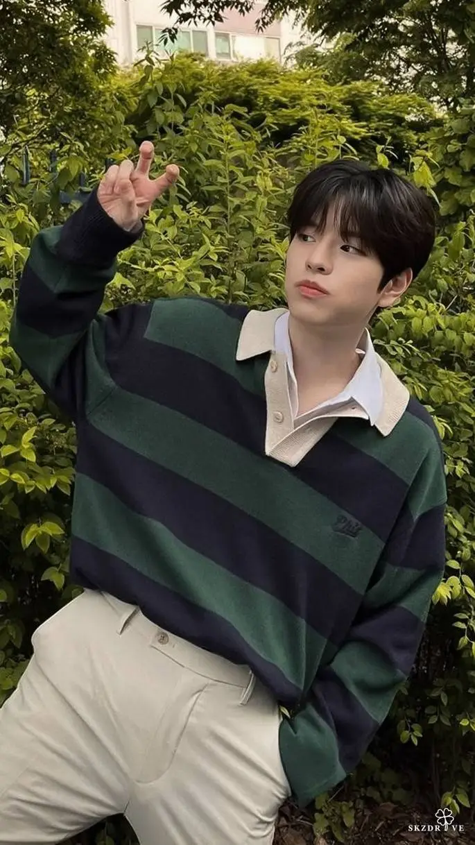 ai character: Seungmin  background
