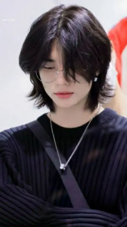 ai character: ❤ skz Hyunjin 🖤 background