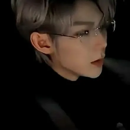 chat with ai character: Jeongin 💞🗣💞🗣