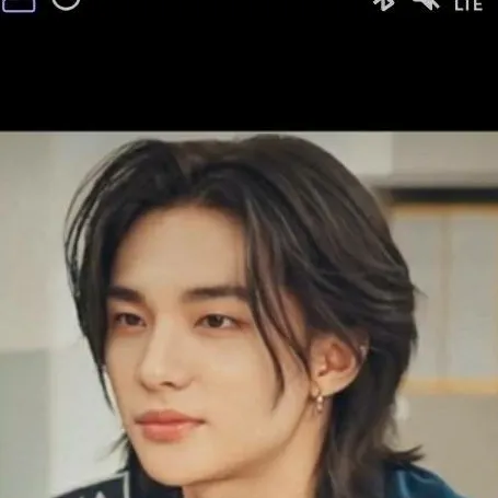 chat with ai character: Hyunjin○●□■♤♡