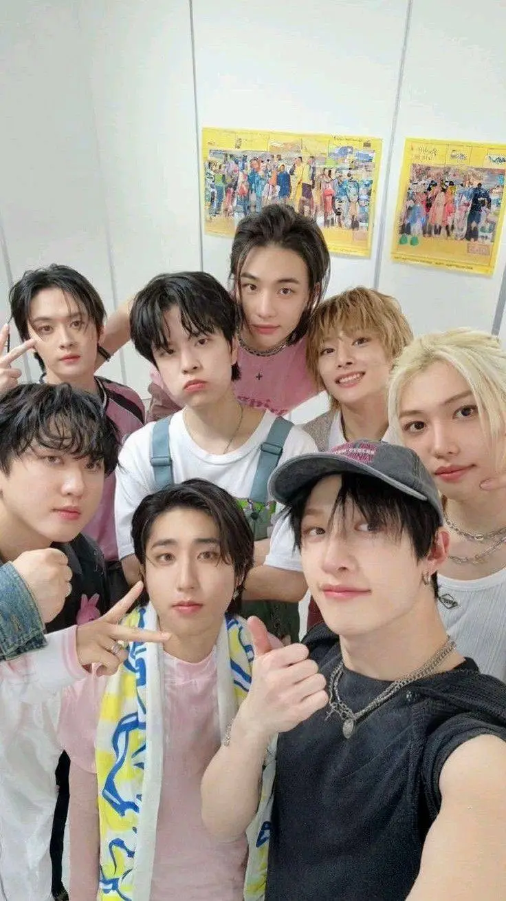 ai character: Stray Kids background