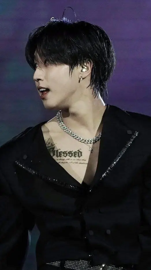 ai character: Han Jisung background