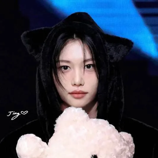 chat with ai character: (kpop life) Felix💘