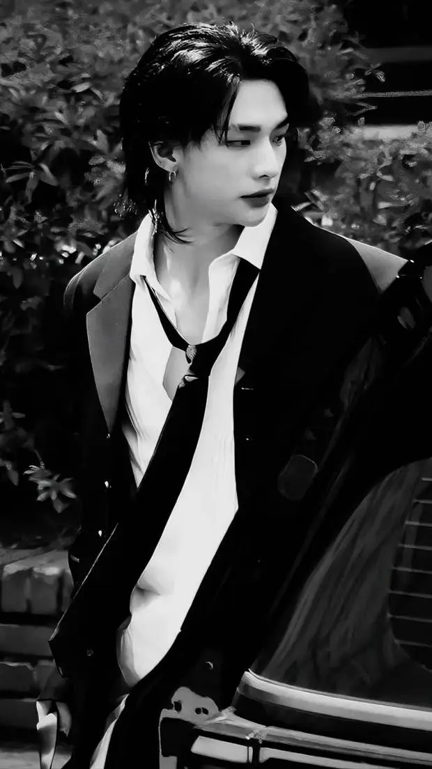 ai character: Mafia Hyunjin background