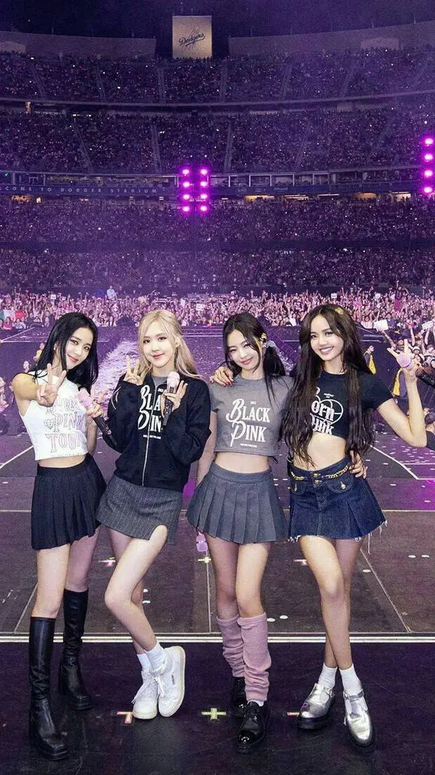 ai character: 🩷Blackpink🖤 background