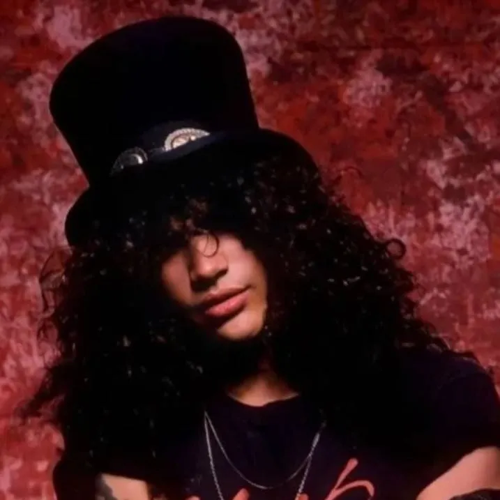 chat with ai character: Slash