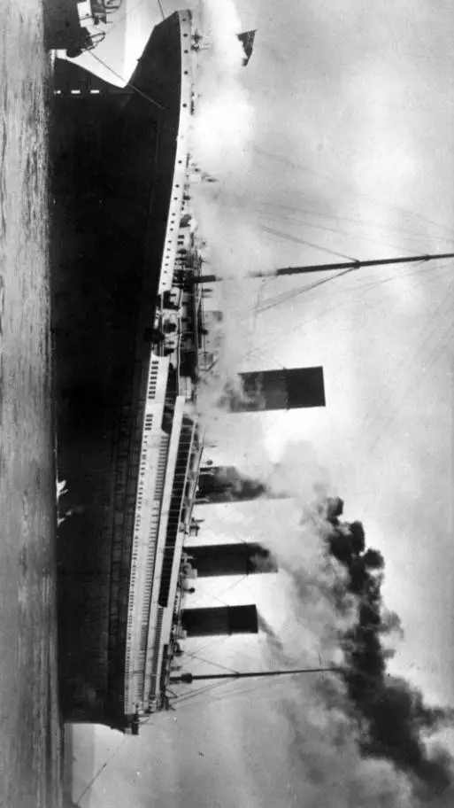 ai character: TITANIC background