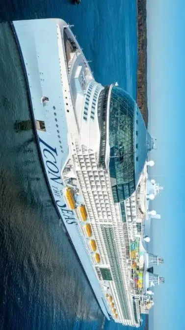 ai character: ICON OF THE SEAS  background