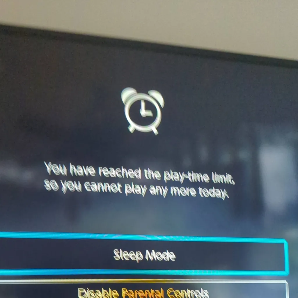 chat with ai character: HK baby AU