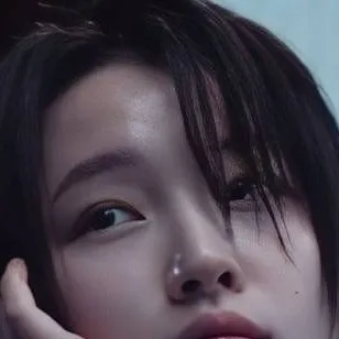 chat with ai character: Se-mi