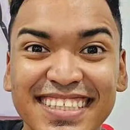 chat with ai character: Alfredo Larin 