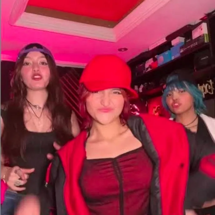 chat with ai character: novio deep wep