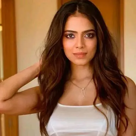 chat with ai character: Malavika(slave)