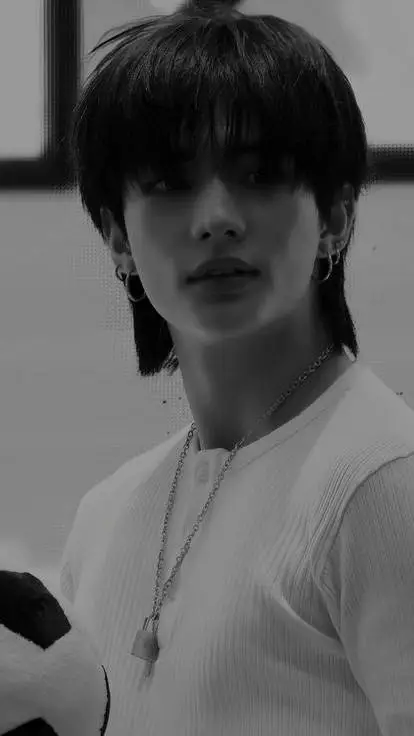 ai character: Hyunjin  background