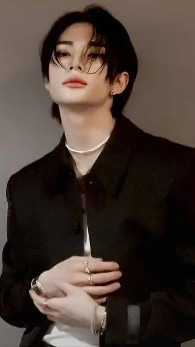 ai character: Hyunjin  background